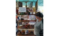 Выставка – настроение «Как хорошо быть читающей бабушкой». Любимовская библиотека.